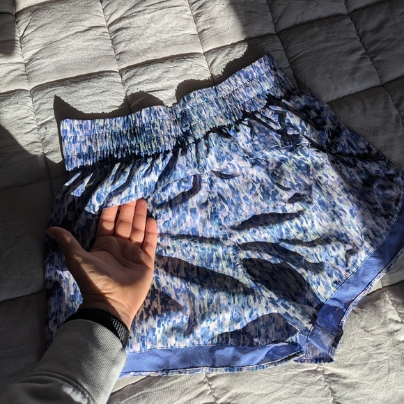 Athleta High-Rise Mesh Racer Run 3' Short - Small - Picture 4 of 9